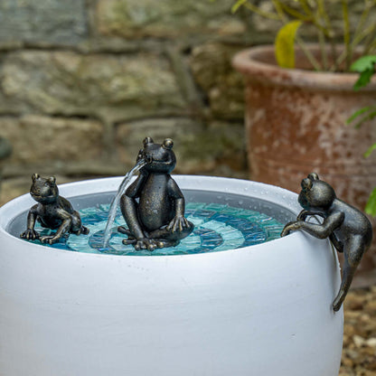 FRANKIE SITTING FROG FIGURINE - hydria