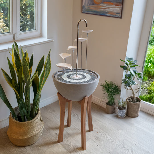 Leaf Cascade + Hardwood Stand - hydria